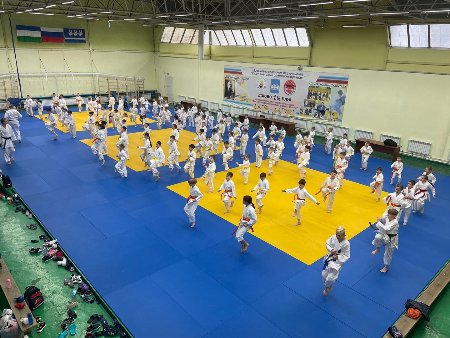 ПРОЕКТ «ЗВЕЗДЫ НА ВЫЕЗД»